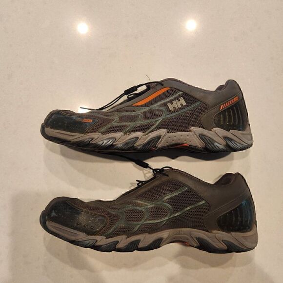 Helly Hansen mens sneaker. Size 9. - Picture 3 of 6